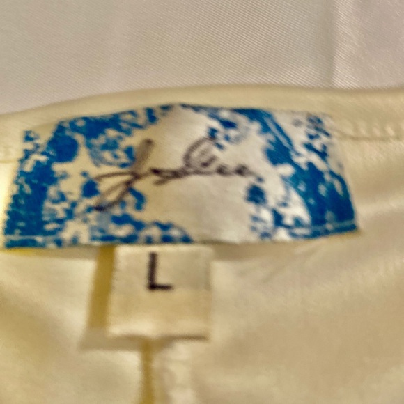 Cold Shoulder Blouse - Picture 6 of 9